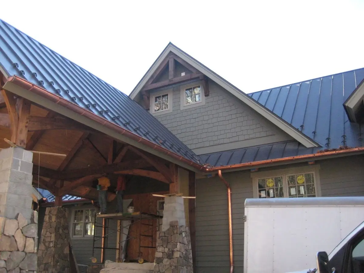 Craftsman Roofing team delivering quality roofing work in Lomala
